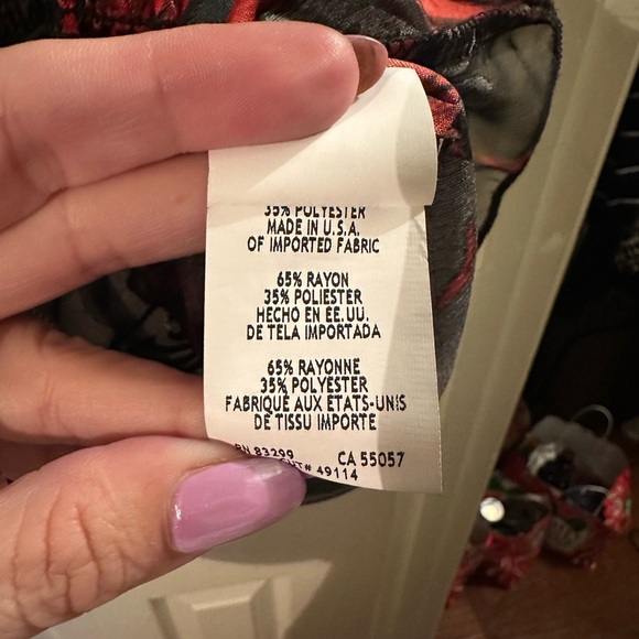 Red and Black Ruffled Flutter Sleeve Blouse (Helen Blake and Travel Elements) - Picture 7 of 13